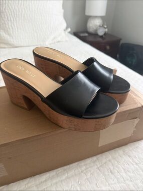 Nine West black leather platform sandals